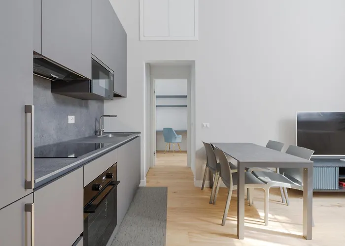 Mac Mahon - Urban Oasis Apartment!